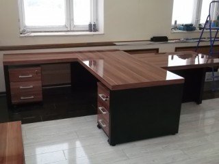 Вр-1.1 Стол руководителя и Вр-3.0 Тумба выкатная